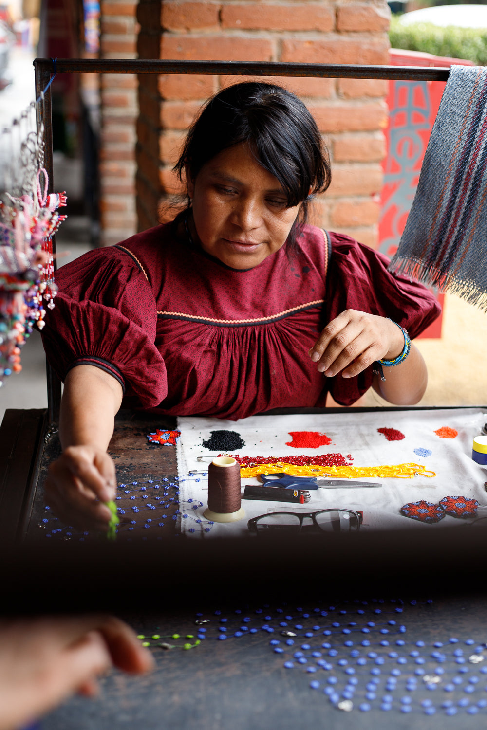 LupeXMade: Deep Blue Beads Oorbellen