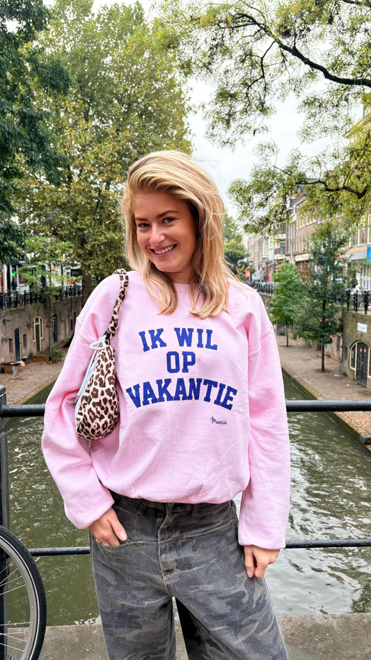 NIEUW Trui: “Ik wil op Vakantie” Pastel Roze met Blauw