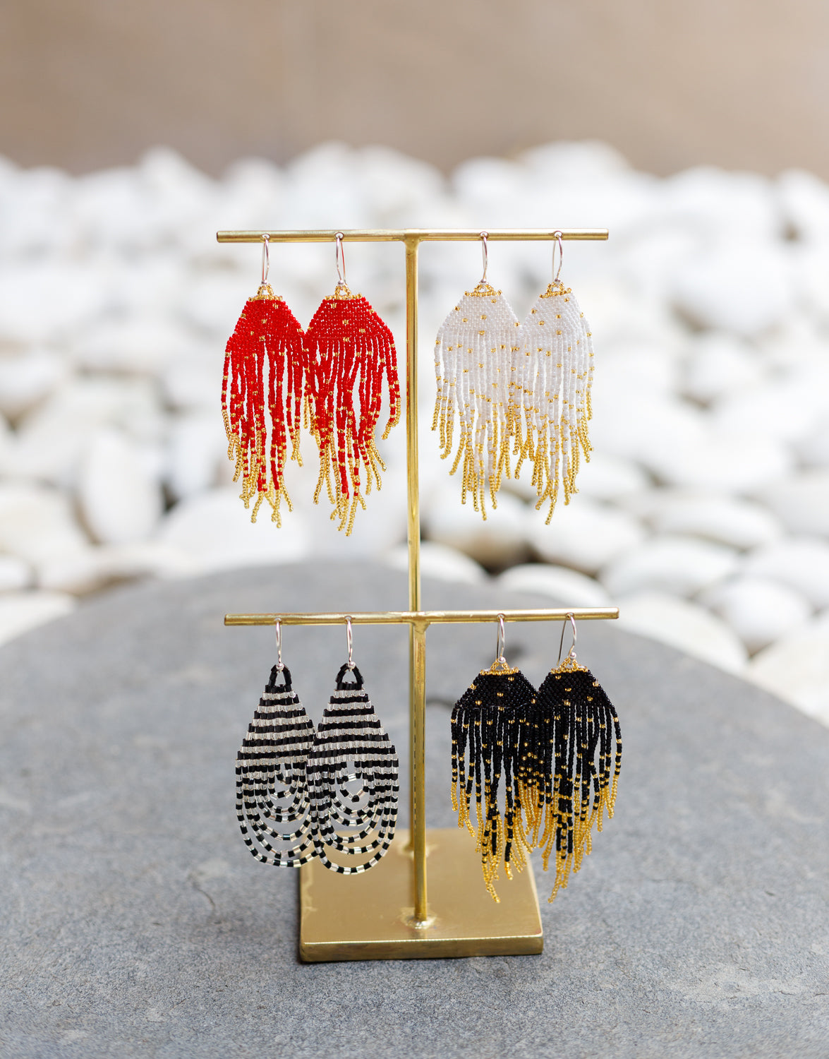 LupeXMade: White Beads Oorbellen