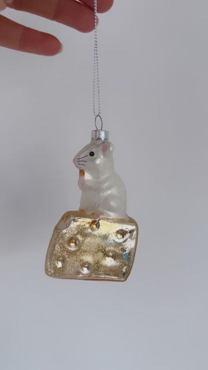 Kerstbal Muisje op een stukje kaas